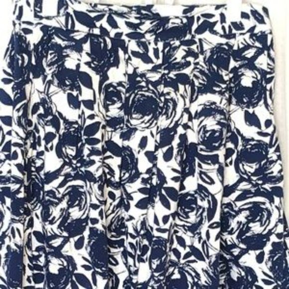 ON SALE TODAY HARP & DUBLIN  size 12/14 White & Navy blue Pleated Full Skirt - Picture 10 of 10